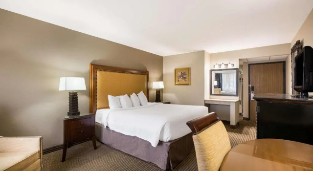 Номер Standard Revel Hotel Minot - SureStay Collection by Best Western