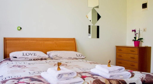 Hostel Cheshire Cat, Забронировать Хостел Отели Сочи с парковкой, рядом с Железнодорожный вокзал Сочи, Парковка