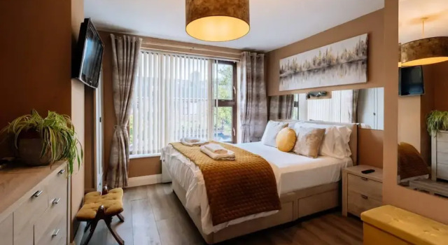 Charming 2 Bedroom Home in Rathmines Dublin, Забронировать Дом для отпуска Отели Дублина с парковкой, рядом с Больница заболеваний глаза и уха имени Королевы Виктории, Парковка