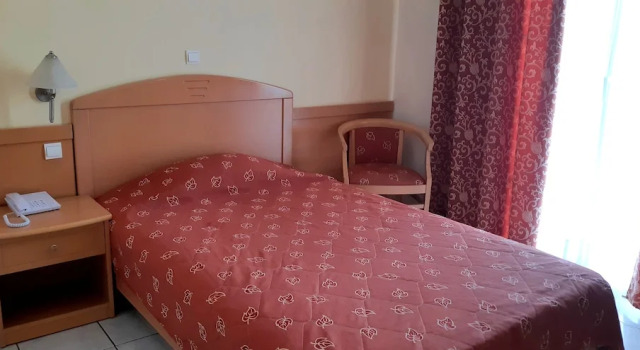 Одноместный номер Standard с балконом и с видом на город Hotel Tolo