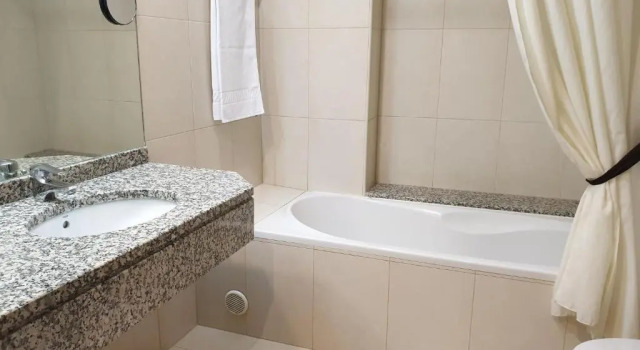 Трёхместный номер Standard с балконом Hotel Aleluia