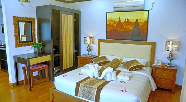 Люкс с красивым видом из окна The Regency Hotel