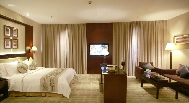 Люкс Legend International Hotel