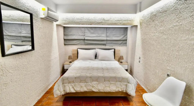 Апартаменты Comfortable, spacious studio @ Kolonaki
