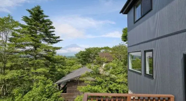 Adult villa with sauna, BBQ & fire pit, Mt. Fuji & lake view — COCO VILLA YAMANAKAKO, Boek Villa Hotels in Tokai met parkeren, Parkeren