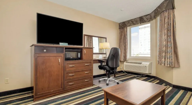 Двухместный номер Standard с видом на город Holiday Inn Conference Centre Edmonton South by IHG