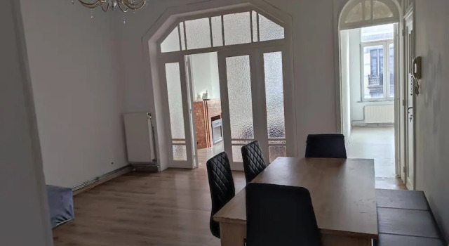 Room in Guest Room - Charming Room W Located in Brussels, Prenota Affittacamere Bruxelles 