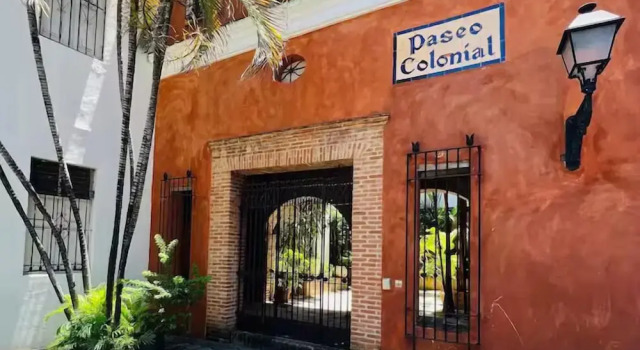Paseo Colonial - Sanctuary 2, Забронировать Апарт-отель Апарт-отели Санто-Доминго, рядом с Alcazar de Colon, Апарт-отель