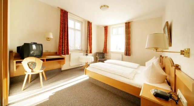 Waldgasthof Wildbad, Rezerwuj Hotel Burgbernheim Frankenhöhe