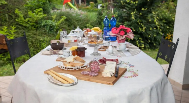 Вилла с видом на сад Cugi Bed and Breakfast