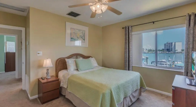 Five Palms Suite 105 - Daily - Weekly - Monthly, Забронировать Отель Отели Клируотер-Бич с парковкой, Парковка