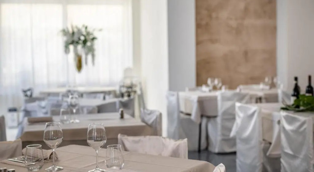 Hotel Tre Rose, Забронировать Отель Каорле Линьяно-Ривьера