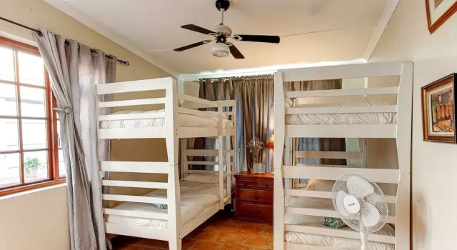 Семейный коттедж Strand Guesthouse