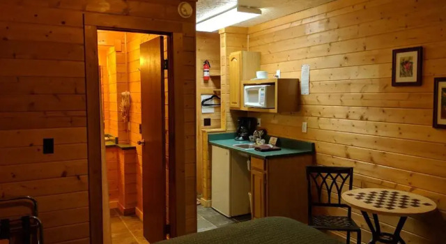 Двухместный номер Standard с балконом Emerald Forest Cabins