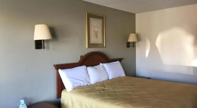 Red Carpet Inn & Suites - Danville, Prenota Hotel Danville Virginia