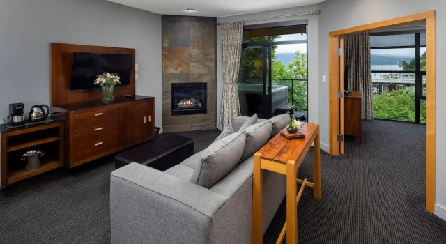 Люкс с балконом Brentwood Bay Resort