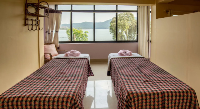 Waterfront Resort by KGH Group, Prenota Resort Hotel a Gandaki Pradesh Province con piscina, Piscina