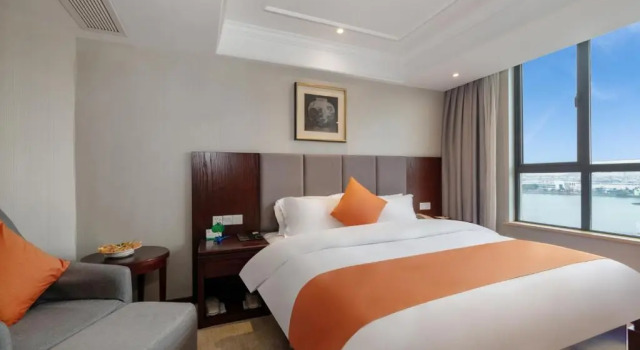 Люкс Standard Huzhou Wealth Hotel