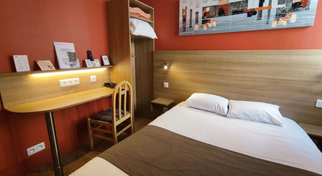 Logis Hôtel La Résidence, Cognac Centre, Забронировать Отель Отели в центре Коньяка, в центре, Парковка, Завтраки, Завтраки
