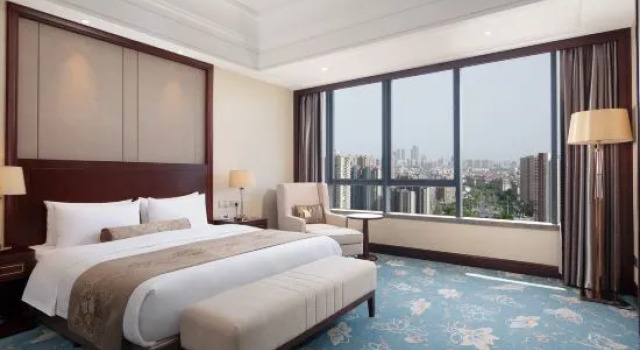 Люкс Deluxe Wyndham Garden Wuxi Huishan