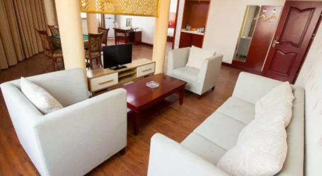 Люкс Deluxe c 1 комнатой Sunshine Holiday lnn Gushi Lake