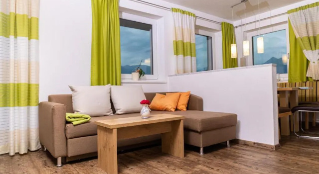 Ferienwohnungen Hinterstein, Book Hotel Hart im Zillertal Fügen