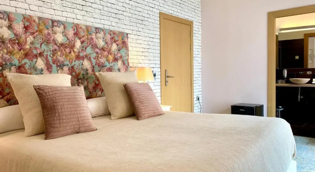 Jacuzzi on the Terrace Suite Hotel & Boutique Spa Adealba
