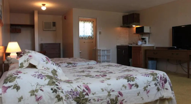 Четырёхместный номер Deluxe The Inn Between the Beaches