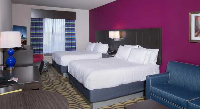 Четырёхместный люкс Holiday Inn Express Hutchison by IHG