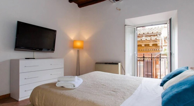 Pantheon Charming 2-bed Apartment in Heart of Rome, Забронировать Апартаменты/квартира Отели Лацио с парковкой, Парковка