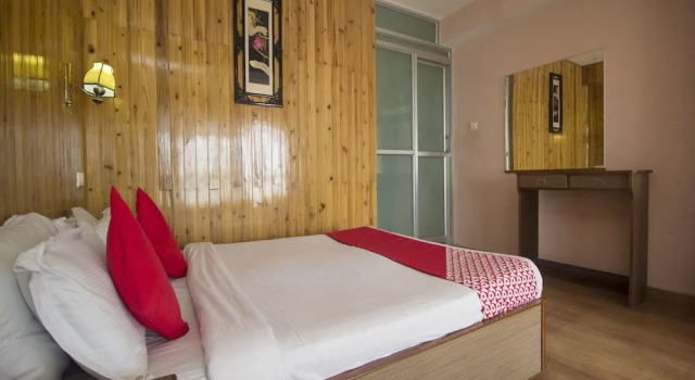 OYO 17067 Maitreya Guest House