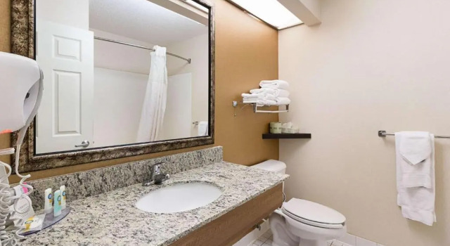 Standard Vierer Zimmer Quality Inn