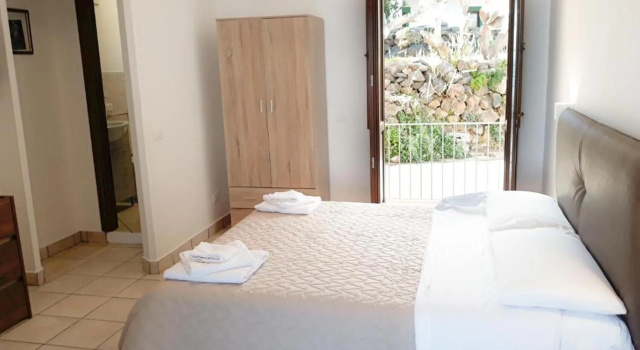 Residence Gregory Filicudi, Book Guesthouse Hotels in Sicily with Parking, Parking