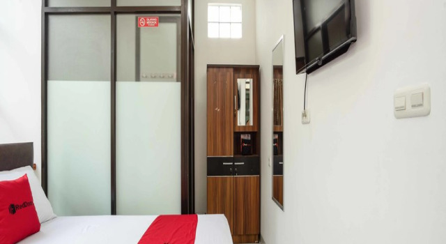 RedDoorz near Eka Hospital BSD City, Réserver Hôtel South Tangerang Banten