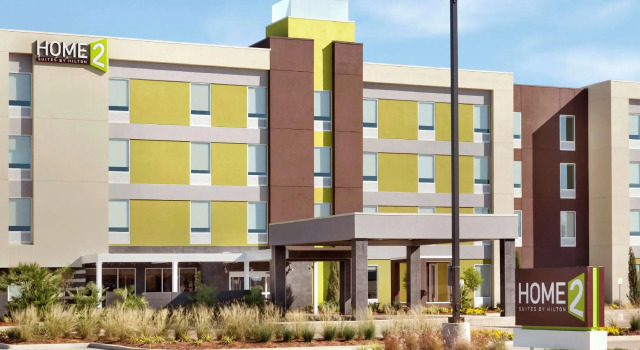 Кровать в общем номере Home2 Suites by Hilton West Monroe