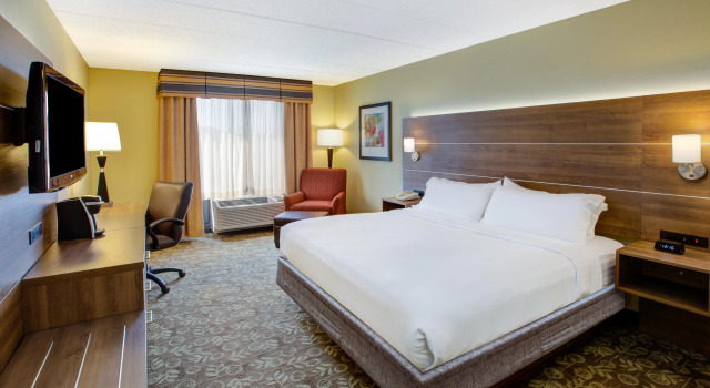 Holiday Inn Express & Suites Fort Wayne by IHG