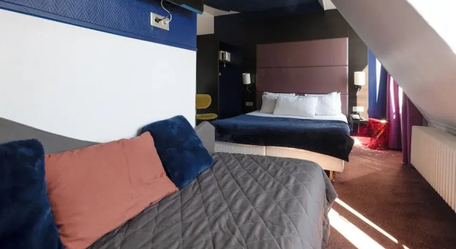 Четырёхместный семейный номер Standard Accueil Hôtel Paris Pigalle Montmartre - Hôtel rénové