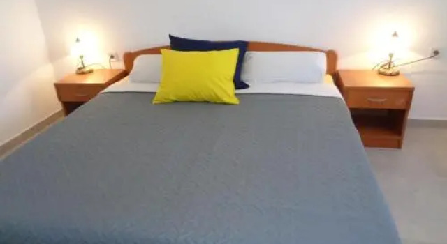 Guesthouse Lopar, Prenota Hotel Hotel a Isole Quarnerine con parcheggio, Parcheggio