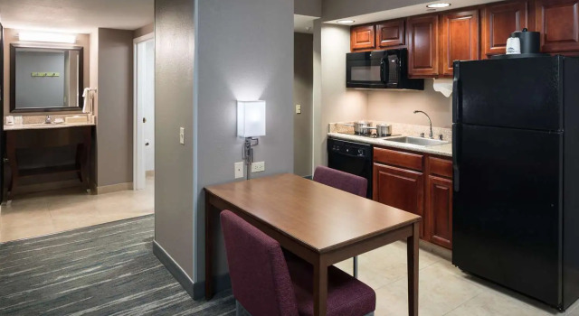 Четырёхместный люкс c 1 комнатой Hampton Inn & Suites Chicago North Shore
