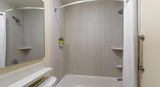Двухместный люкс c 1 комнатой Candlewood Suites DTWN Medical Center