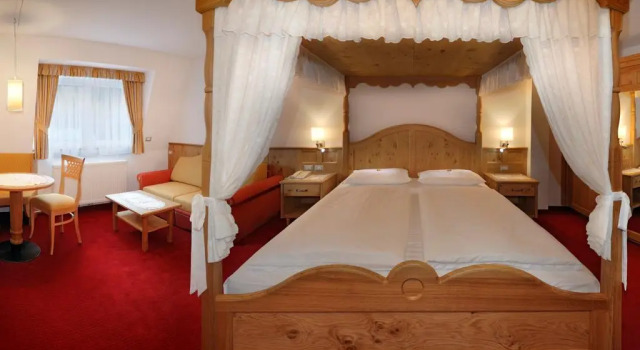 Hotel Ingram, Забронировать Отель Сельва-ди-Валь-Гардена Кортина-д'Ампеццо, рядом с Бугельный подъёмник Ризачча 2 (нижняя станция)