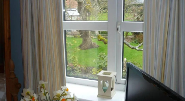 White Cottage, Reservar Casa de férias Moradias em Merseyside, Vila