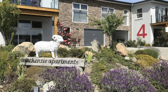 Mackenzie Apartments & Suites