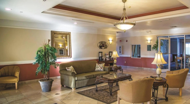 Кровать в общем номере La Quinta by Wyndham Mission at West McAllen