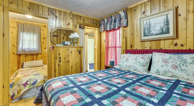 Historic Keystone Cabin Near Mount Rushmore!, Забронировать Дом для отпуска Кистон Wind Cave National Park