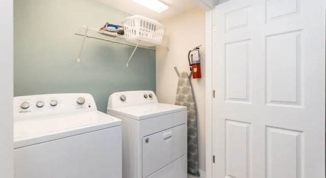 1600cpc 4 Bedroom Townhouse by RedAwning