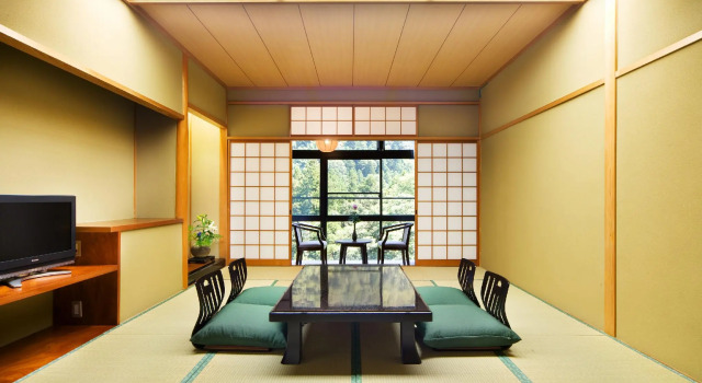 Номер Standard с видом на реку Yamanaka Onsen Kagari Kisshotei