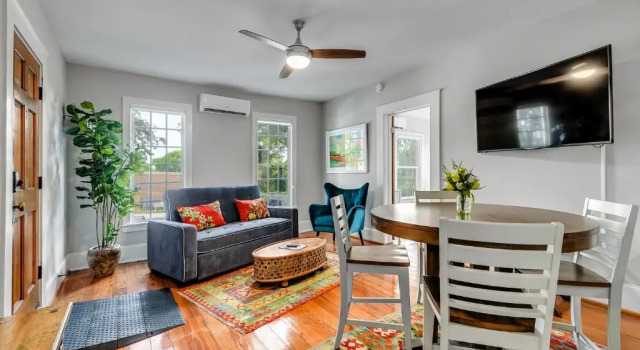Downtown Marble Falls Boutique House