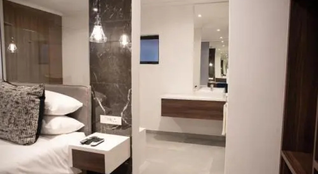The Royal Bryanston, Забронировать Отель Bryanston 