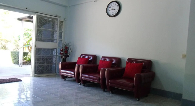 Albatross Guesthouse Thungwualaen Beach